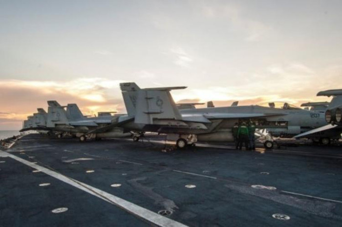 Tàu sân bay USS George Washington Hải quân Mỹ bất ngờ xuất hiện ở Biển Đông Tàu sân bay USS George Washington Hải quân Mỹ bất ngờ xuất hiện ở Biển Đông