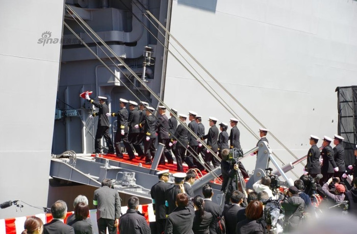Nhật Bản tổ chức lễ bàn giao tàu sân bay Izumo cho Lực lượng Phòng vệ Biển Nhật Bản (nguồn mạng sina TQ)