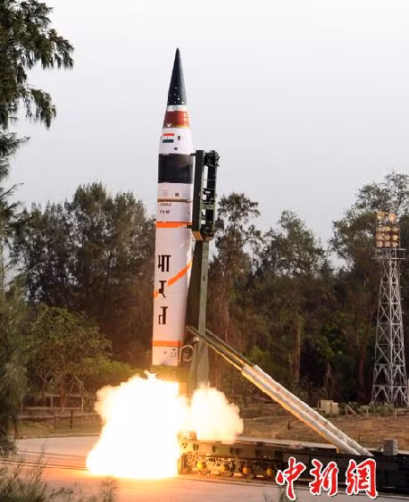 Ấn Độ phóng thử thành công tên lửa Agni-5