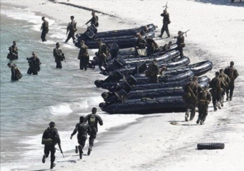 Mỹ và Philippinese tập trận chung ở căn cứ hải quân Ternate, phía nam tỉnh Cavite, Philippines. Mỹ và Philippinese tập trận chung ở căn cứ hải quân Ternate, phía nam tỉnh Cavite, Philippines.