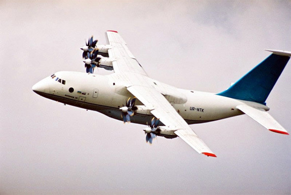 Máy bay vận tải An-70 do Nga-Ukraina hợp tác sản xuất. Máy bay vận tải An-70 do Nga-Ukraina hợp tác sản xuất.