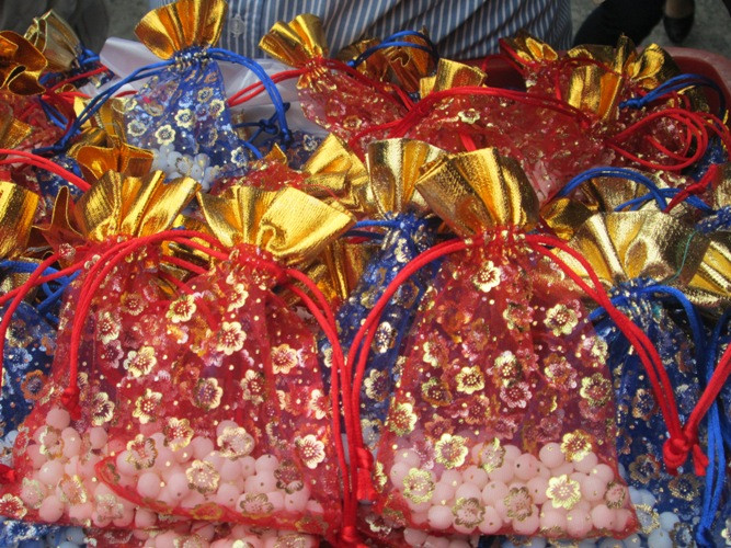 Long não là loại được tổng hợp từ naphthalene độc hại, đã nằm trong danh sách chế phẩm diệt côn trùng gia dụng và y tế, đã bị cấm năm 2008. Long não là loại được tổng hợp từ naphthalene độc hại, đã nằm trong danh sách chế phẩm diệt côn trùng gia dụng và y tế, đã bị cấm năm 2008.