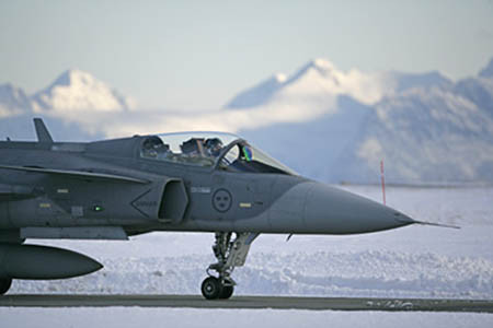 Nga đang tích cực bảo vệ các lợi ích của mình tại Bắc Cực. Ảnh Internet. Nga đang tích cực bảo vệ các lợi ích của mình tại Bắc Cực. Ảnh Internet.