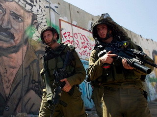 Các binh sĩ Israel ở Bờ Tây - Ảnh: Reuters Các binh sĩ Israel ở Bờ Tây - Ảnh: Reuters