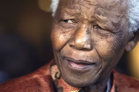 Người anh hùng dân tộc của Nam Phi, nhà lãnh đạo Nelson Mandela