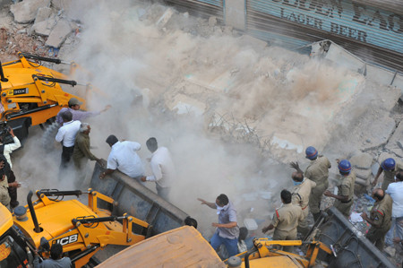 Hiện trường vụ sập nhà Hiện trường vụ sập nhà