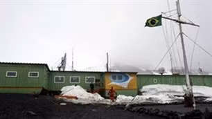 Căn cứ Comandante Ferraz của Brazil ở Nam Cực