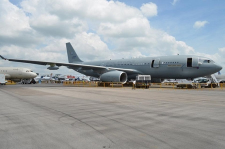 Triển lãm lần này có sự tham gia của rất nhiều máy bay vận tải quân sự và máy bay trở khách.