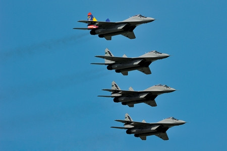 Dự kiến trong triển lãm Singapore Airshow lần này, Không quân Malaysia sẽ thông báo mua thêm khoảng 10-18 chiến đấu cơ mới để thay thế cho phi đội tiêm kích MiG-29.