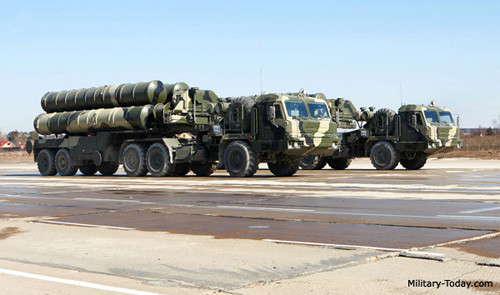Hệ thống tên lửa S-400 “Triumph” (Ảnh: Military-Today.com) Hệ thống tên lửa S-400 “Triumph” (Ảnh: Military-Today.com)