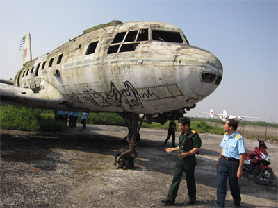 Chiếc chuyên cơ IL-14 mang số hiệu VN-C 516 khi mới được phát hiện Chiếc chuyên cơ IL-14 mang số hiệu VN-C 516 khi mới được phát hiện