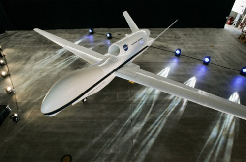 Loại máy bay này cũng từng được sử dụng trên không phận Iraq và Afghanistan cũng như giám sát cháy rừng ở Mỹ. Loại máy bay này cũng từng được sử dụng trên không phận Iraq và Afghanistan cũng như giám sát cháy rừng ở Mỹ.