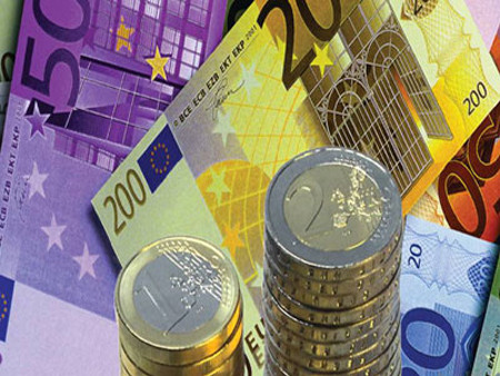Đồng euro lùi bước so với đồng USD trên thị trường châu Á ngày 22/2. Đồng euro lùi bước so với đồng USD trên thị trường châu Á ngày 22/2.