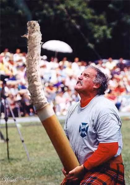 Thuốc lá cũng gây suy thoái giống nòi do làm giảm khả năng sinh sản ở cả nam và nữ. Với hơn 400 chất độc, nó làm giảm số lượng và chất lượng tinh trùng, tăng bạch cầu trong tinh dịch, giảm khả năng phóng tinh. Tỷ lệ mắc bệnh liệt dương tăng gấp đôi ở những người hút thuốc. Đối với phụ nữ, thuốc lá gây mãn kinh sớm, giảm khả năng mang thai, tăng nguy cơ sẩy, sinh con thiếu tháng, nhẹ cân, thai chết lưu.