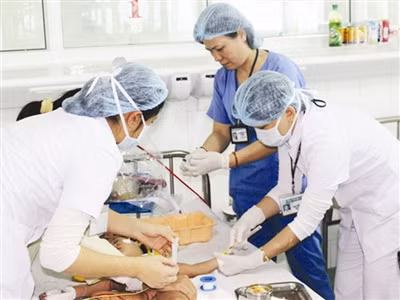 . Để phòng bệnh tay chân miệng, cần thường xuyên vệ sinh cá nhân, rửa tay bằng xà phòng (đặc biệt sau khi thay quần áo, tã, sau khi tiếp xúc với phân, nước bọt).