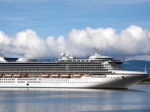 Tàu du lịch Star Princess của Anh. (Nguồn: dailymail.co.uk). Tàu du lịch Star Princess của Anh. (Nguồn: dailymail.co.uk).