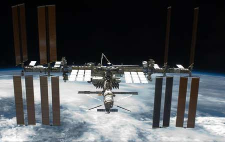 Ngành công nghiệp không gian vũ trụ Canađa hiện đứng vị trí thứ 5 trên thế giới. Trong ảnh: Trạm vũ trụ quốc tế (ISS) do Mỹ, Nga, châu Âu, Canađa và Nhật Bản xây dựng. Ảnh: Internet. Ngành công nghiệp không gian vũ trụ Canađa hiện đứng vị trí thứ 5 trên thế giới. Trong ảnh: Trạm vũ trụ quốc tế (ISS) do Mỹ, Nga, châu Âu, Canađa và Nhật Bản xây dựng. Ảnh: Internet.