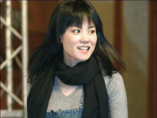 Ngôi sao nhạc pop Hồng Kông Vương Phi - Ảnh: AFP Ngôi sao nhạc pop Hồng Kông Vương Phi - Ảnh: AFP