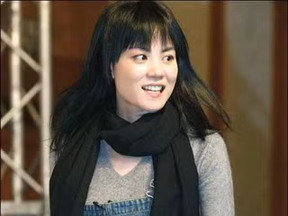 Ngôi sao nhạc pop Hồng Kông Vương Phi - Ảnh: AFP