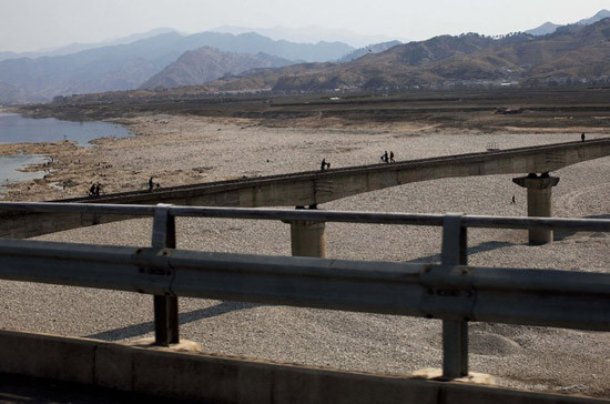 Một cây cầu dành cho tàu hỏa ở bắc Bình Nhưỡng