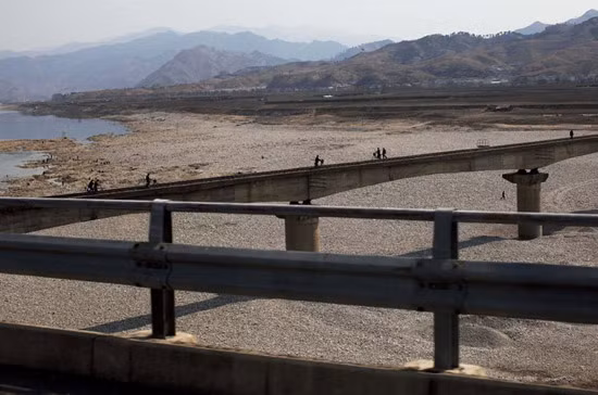 Một cây cầu dành cho tàu hỏa ở bắc Bình Nhưỡng