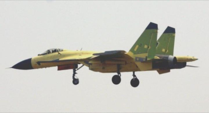 Máy bay chiến đấu J-15S hai chỗ ngồi lắp dộng cơ Thái Hành bay thử