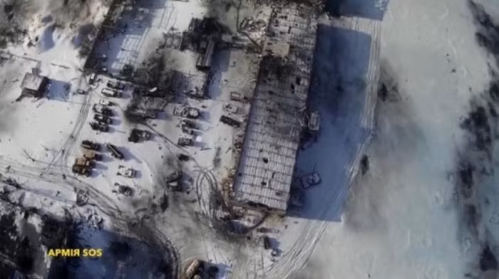 Các công trình ở sân bay Donetsk bị hư hại nặng