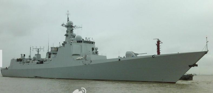 Tàu khu trục Tây An Type 052C khi chạy thử trên biển (nguồn mạng sina TQ) Tàu khu trục Tây An Type 052C khi chạy thử trên biển (nguồn mạng sina TQ)