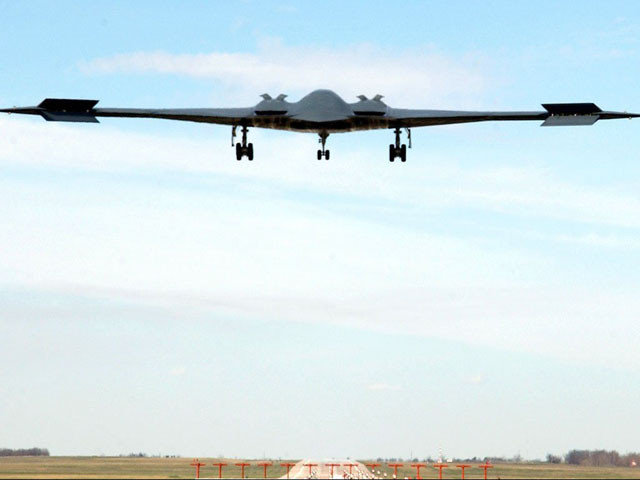 Máy bay ném bom chiến lược tàng hình B-2 Mỹ