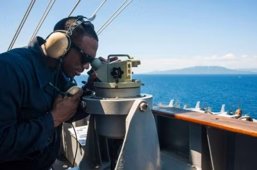 Ngày 23 tháng 1 năm 2015 tàu sân bay USS George Washington Mỹ tổ chức diễn tập ở Biển Đông, ngày 25 tháng 1 năm 2015 đến Philippines