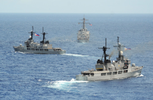 Ngày 28 tháng 6 năm 2014, Mỹ và Philippines tiến hành tập trận chung trên Biển Đông Ngày 28 tháng 6 năm 2014, Mỹ và Philippines tiến hành tập trận chung trên Biển Đông