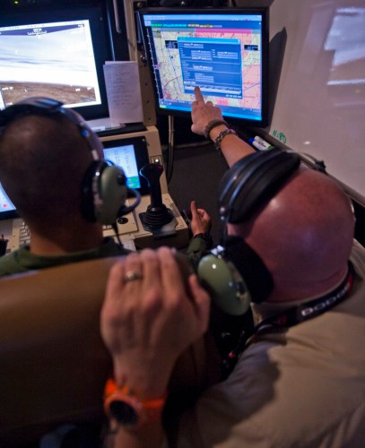 Huấn luyên mô phỏng máy bay tấn công không người lái Predator của Mỹ (nguồn mạng sina TQ)