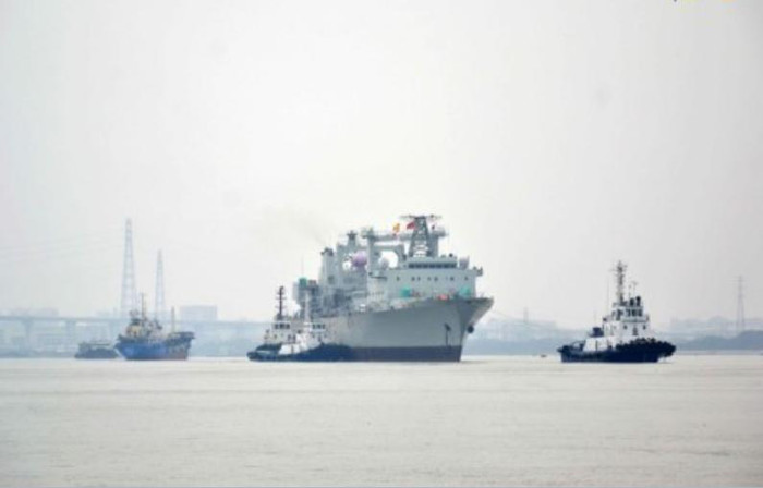 Tàu tiếp tế tổng hợp mới thứ 5 hạ thủy tháng 5 năm 2014 (nguồn mạng sina TQ) Tàu tiếp tế tổng hợp mới thứ 5 hạ thủy tháng 5 năm 2014 (nguồn mạng sina TQ)