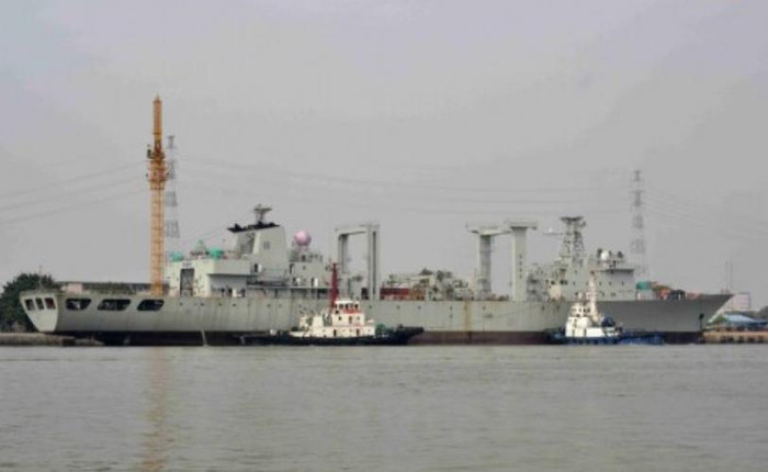 Tàu tiếp tế tổng hợp mới thứ 5 Trung Quốc (nguồn mạng sina TQ) Tàu tiếp tế tổng hợp mới thứ 5 Trung Quốc (nguồn mạng sina TQ)