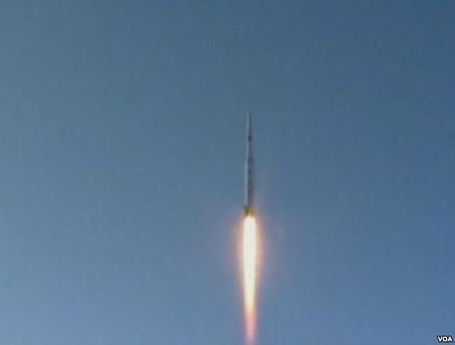 CHDCND Triều Tiên bắn tên lửa (ảnh tư liệu) CHDCND Triều Tiên bắn tên lửa (ảnh tư liệu)