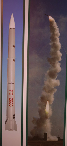 Hệ thống phòng không FD-2000 tại Triển lãm hàng không Chu Hải, Trung Quốc (nguồn mạng sina)