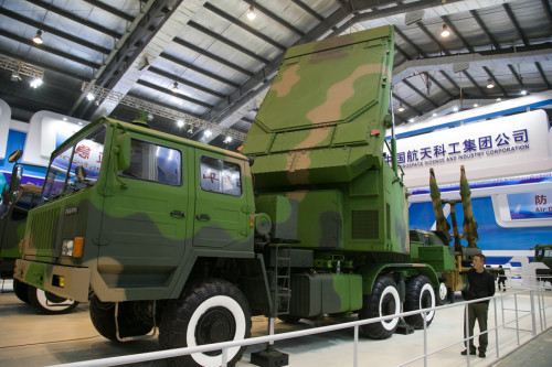 Hệ thống phòng không FD-2000 tại Triển lãm hàng không Chu Hải, Trung Quốc (nguồn mạng sina)