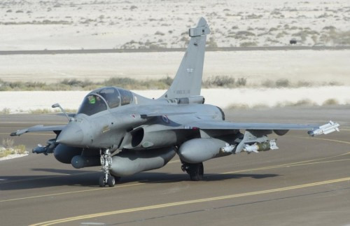 Ngày 19 tháng 9 năm 2014, máy bay chiến đấu Rafale Pháp cất cánh đến Baghdad giúp Iraq tấn công ISIS (nguồn mạng sina TQ) Ngày 19 tháng 9 năm 2014, máy bay chiến đấu Rafale Pháp cất cánh đến Baghdad giúp Iraq tấn công ISIS (nguồn mạng sina TQ)