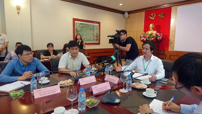 Phó giám đốc thường trực Nguyễn Kim Sơn chủ trì buổi họp báo chiều nay. Phó giám đốc thường trực Nguyễn Kim Sơn chủ trì buổi họp báo chiều nay.