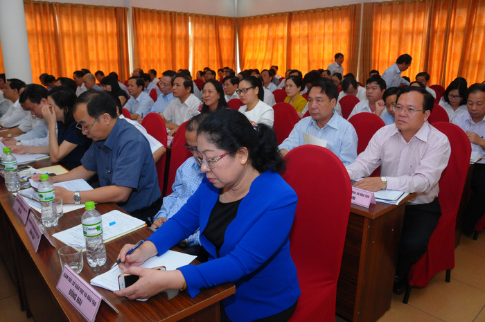 Quang cảnh buổi làm việc.