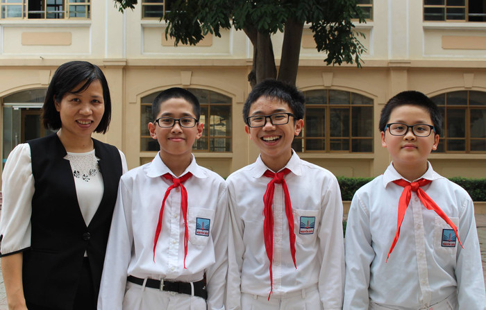 Nguyễn Anh Quân (6A7) giành giải Vàng, Phạm Ngọc Thành Vinh (6A4) và Lê Đức Anh (6A4) giành 2 giải Bạc tại vòng quốc gia kỳ thi Olympic Toán học khu vực Châu Á - Thái Bình Dương (APMOPS) 2016.. Nguyễn Anh Quân (6A7) giành giải Vàng, Phạm Ngọc Thành Vinh (6A4) và Lê Đức Anh (6A4) giành 2 giải Bạc tại vòng quốc gia kỳ thi Olympic Toán học khu vực Châu Á - Thái Bình Dương (APMOPS) 2016..