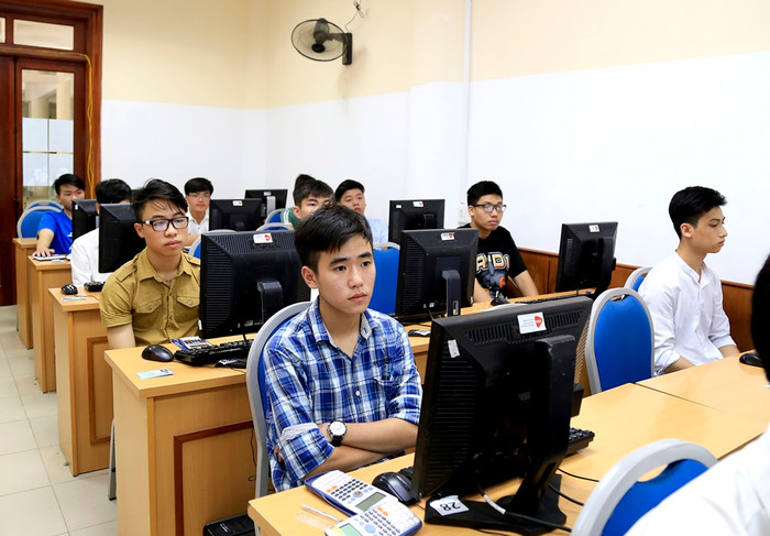 Vì sao giáo viên phải cho điểm “thoáng” với học sinh lớp 12? ảnh 2