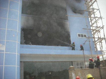 Vụ cháy gây thiệt hại hàng trăm tỷ đồng Vụ cháy gây thiệt hại hàng trăm tỷ đồng