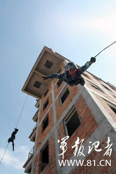 Diễn tập với Thái Lan