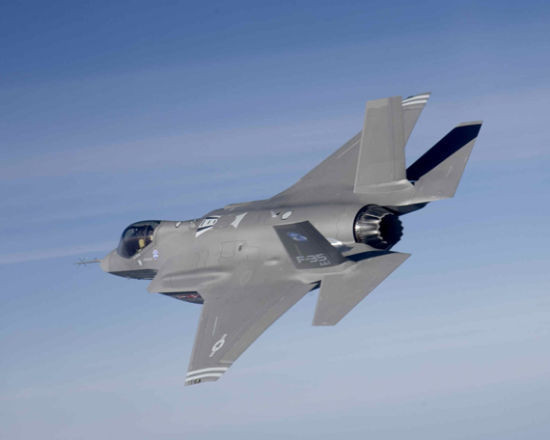 Máy bay chiến đấu tàng hình F-35 của Mỹ. Máy bay chiến đấu tàng hình F-35 của Mỹ.