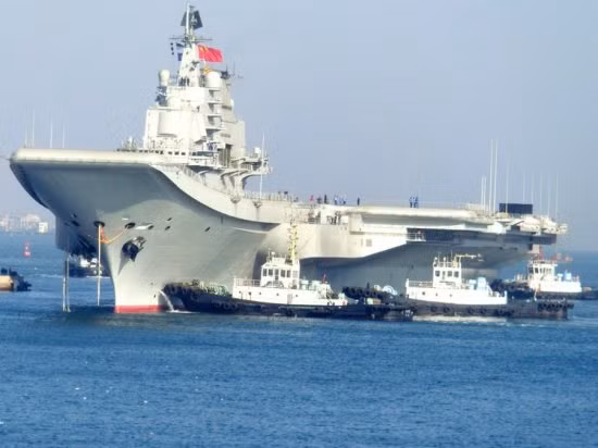 Tàu sân bay đầu tiên Varyag của Trung Quốc.