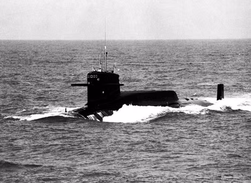 Tàu ngầm hạt nhân chiến lược lớp Hạ trang bị tên lửa đạn đạo phóng ngầm JL-1