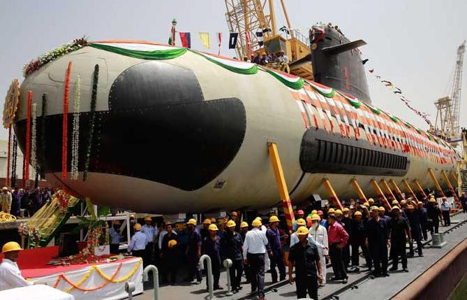 Ngày 6 tháng 4 năm 2015, tàu ngầm lớp Scorpene đầu tiên được đặt tên là INS Kalvari của Ấn Độ hạ thủy Ngày 6 tháng 4 năm 2015, tàu ngầm lớp Scorpene đầu tiên được đặt tên là INS Kalvari của Ấn Độ hạ thủy