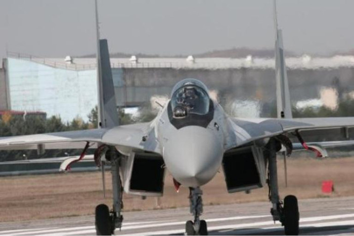 Máy bay chiến đấu Su-35 Nga Máy bay chiến đấu Su-35 Nga