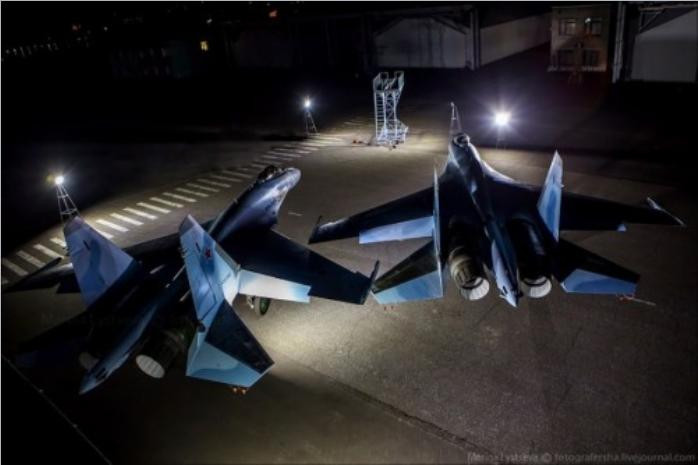 Nga tiếp nhận lô 2 máy bay chiến đấu Su-35 đầu tiên trong năm 2015, thành lập đơn vị Su-35 thứ hai.